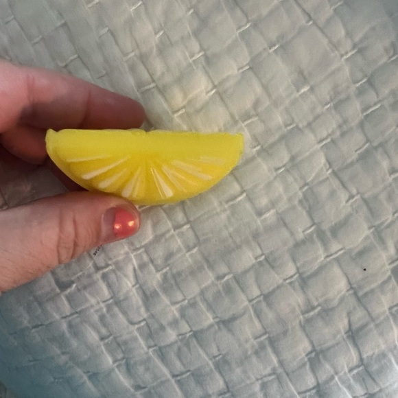 Large lemon croc jibbitz - Picture 5 of 6